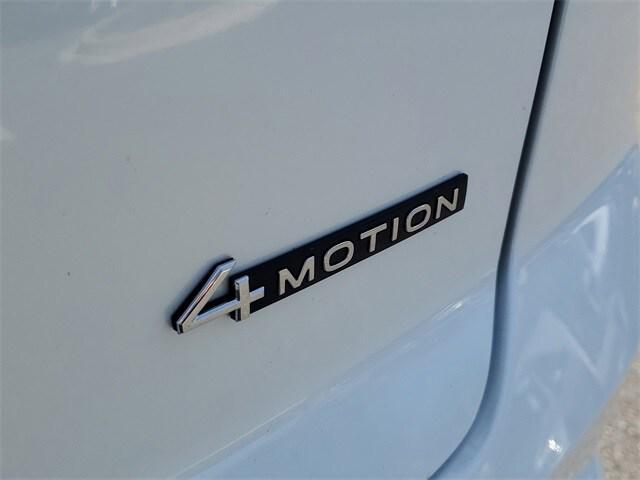 Photo of 2025 Opal White Pearl Volkswagen Atlas Cross Sport