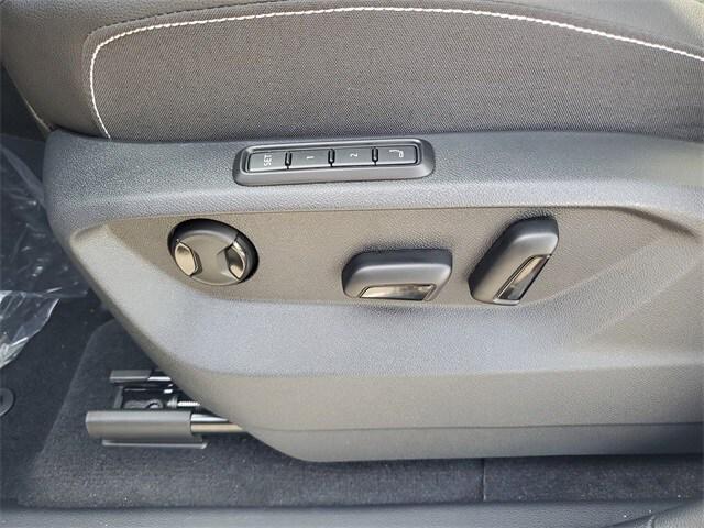 Photo of 2025 Opal White Pearl Volkswagen Atlas Cross Sport