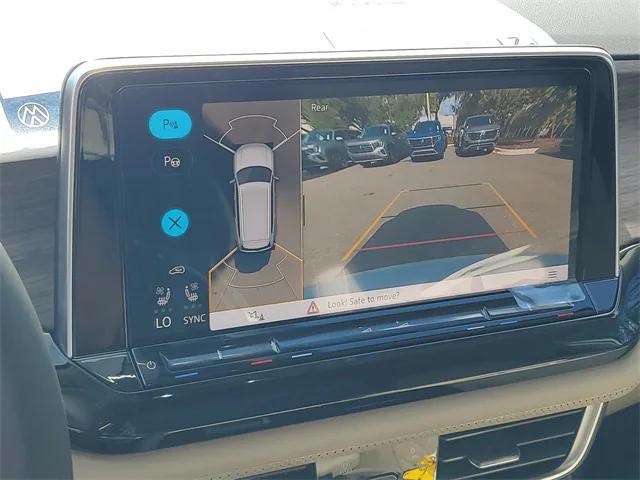 Photo of 2026 White Volkswagen Atlas
