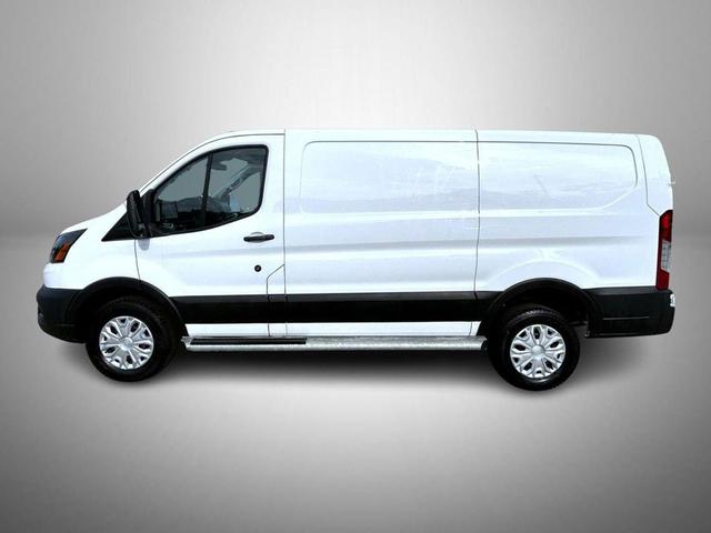 Photo of 2024 Oxford White Ford Transit-250