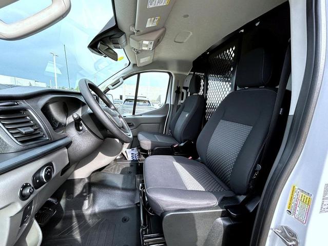 Photo of 2024 Oxford White Ford Transit-250