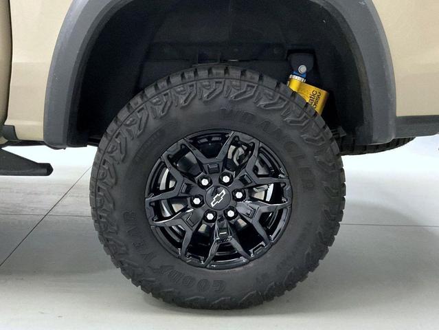 Photo of 2024 Sand Dune Metallic Chevrolet Colorado