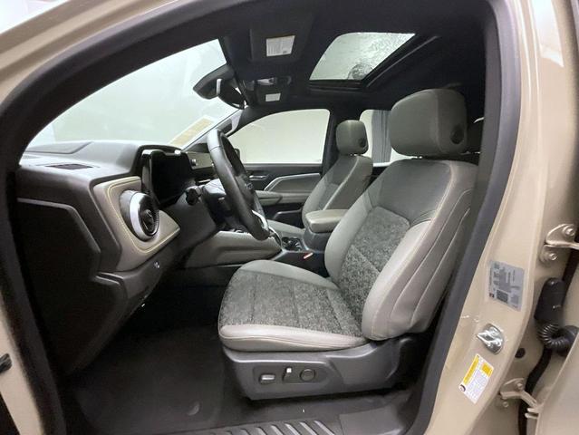 Photo of 2024 Sand Dune Metallic Chevrolet Colorado
