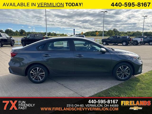 Photo of 2024 Gravity Gray Kia Forte