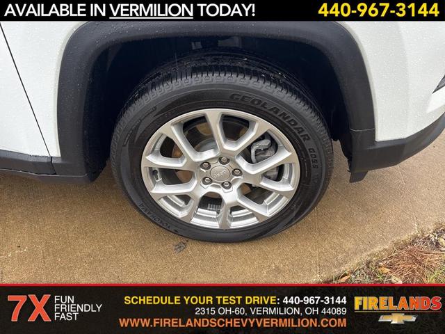 Photo of 2023 Bright White Clearcoat Jeep Compass
