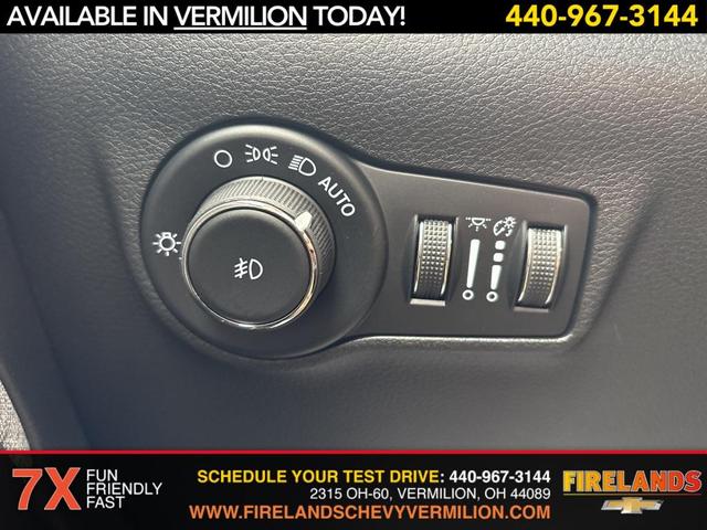 Photo of 2023 Bright White Clearcoat Jeep Compass