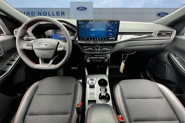 Photo of 2025 Agate Black Metallic Ford Escape