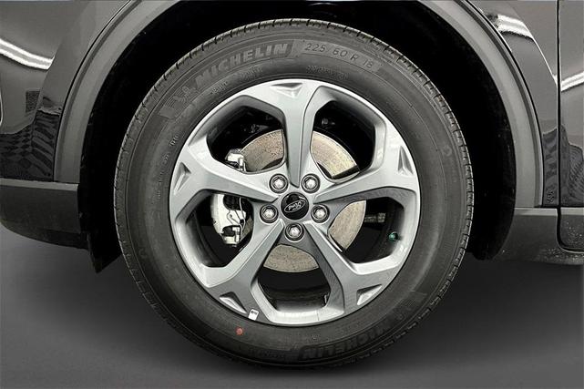 Photo of 2025 Agate Black Metallic Ford Escape