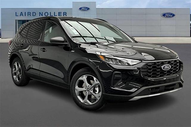 Photo of 2025 Agate Black Metallic Ford Escape