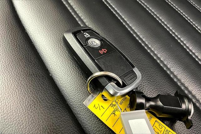 Photo of 2023 Black Metallic Ford Edge