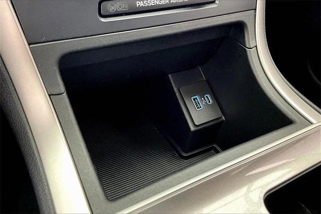 Photo of 2023 Black Metallic Ford Edge