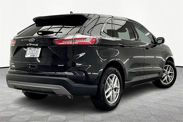 Photo of 2023 Black Metallic Ford Edge
