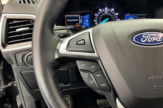 Photo of 2023 Black Metallic Ford Edge