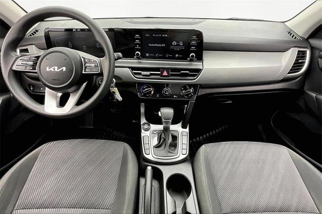 Photo of 2024 Snow White Pearl Kia Seltos