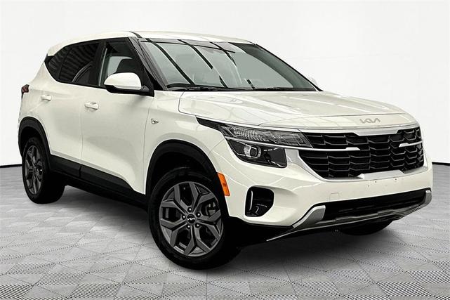 Photo of 2024 Snow White Pearl Kia Seltos