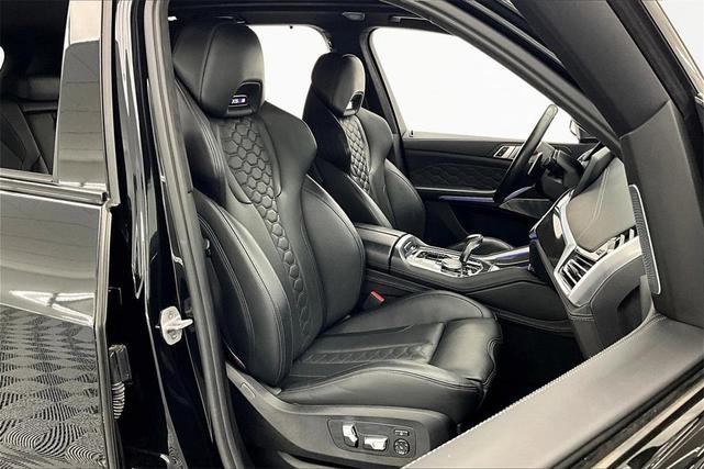 Photo of 2021 Black Sapphire Metallic BMW X5 M