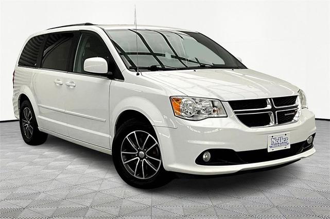 Photo of 2017 White Knuckle Clearcoat Dodge Grand Caravan