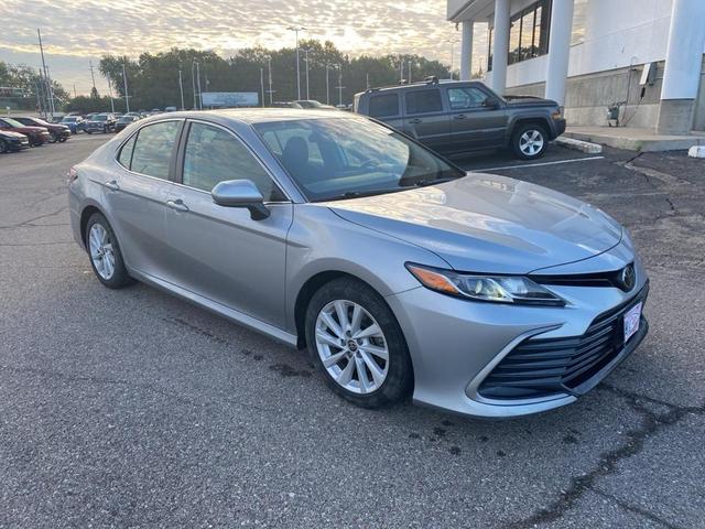 Photo of 2022 Celestial Silver Metallic Toyota Camry