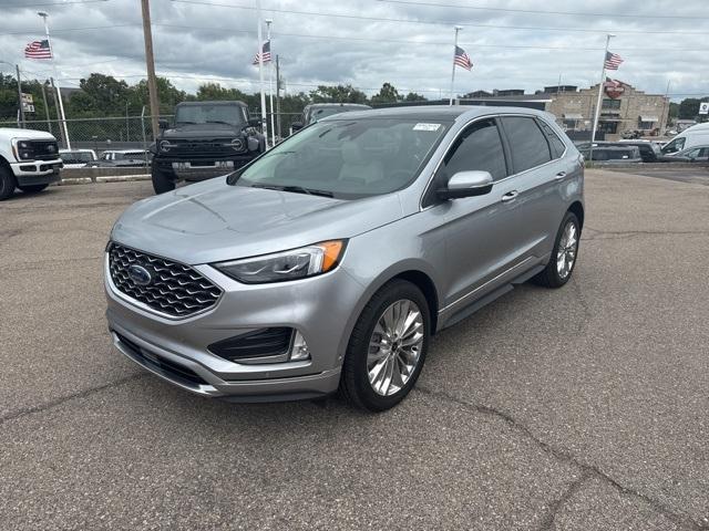 Photo of 2024 Silver Metallic Ford Edge