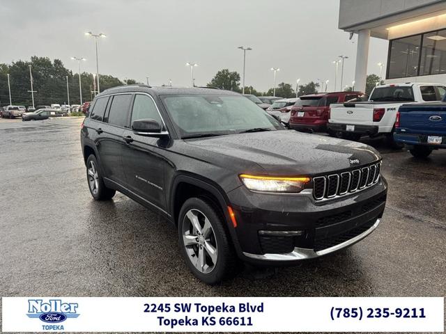 Photo of 2021 Diamond Black Jeep Grand Cherokee L