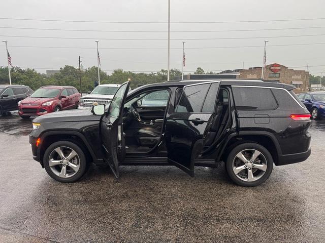 Photo of 2021 Diamond Black Jeep Grand Cherokee L