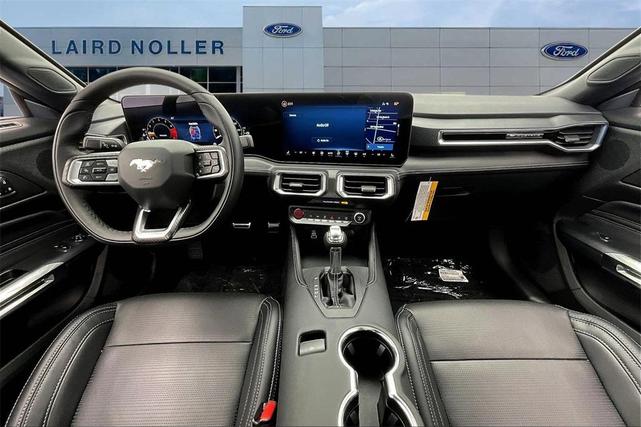 Photo of 2025 Oxford White Ford Mustang