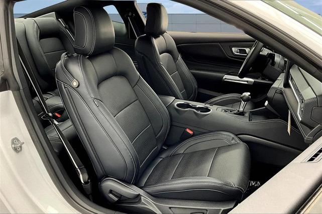 Photo of 2025 Oxford White Ford Mustang