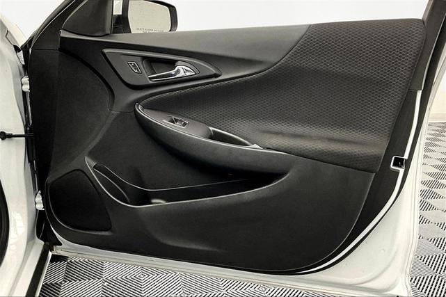 Photo of 2024 Summit White Chevrolet Malibu