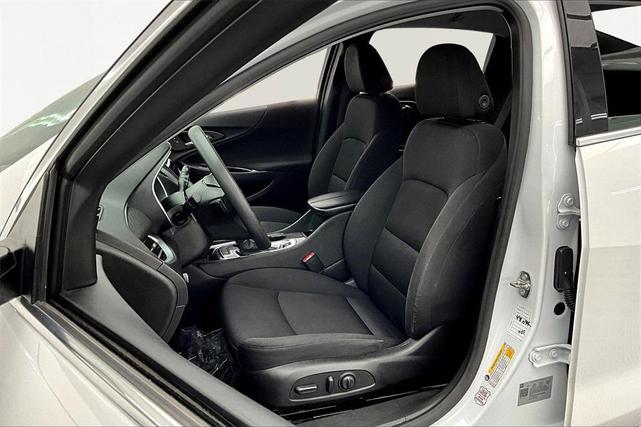 Photo of 2024 Summit White Chevrolet Malibu