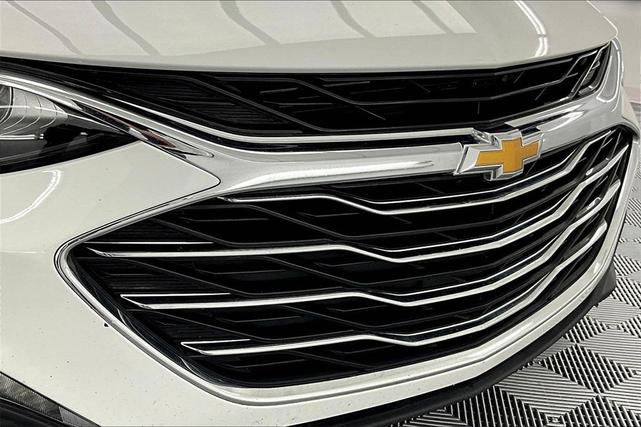 Photo of 2024 Summit White Chevrolet Malibu