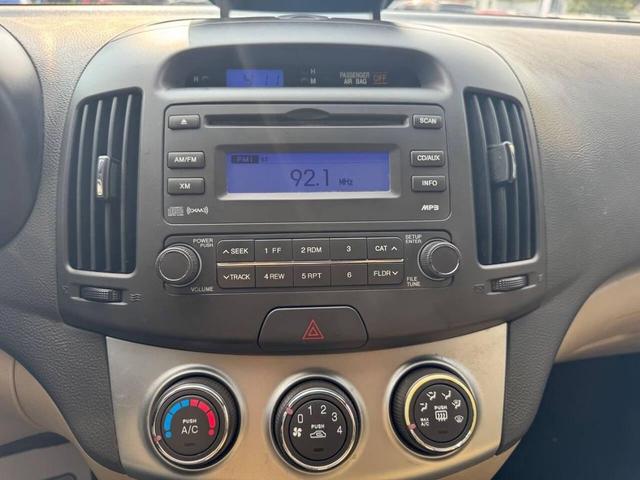 Photo of 2010 Tan Hyundai ELANTRA
