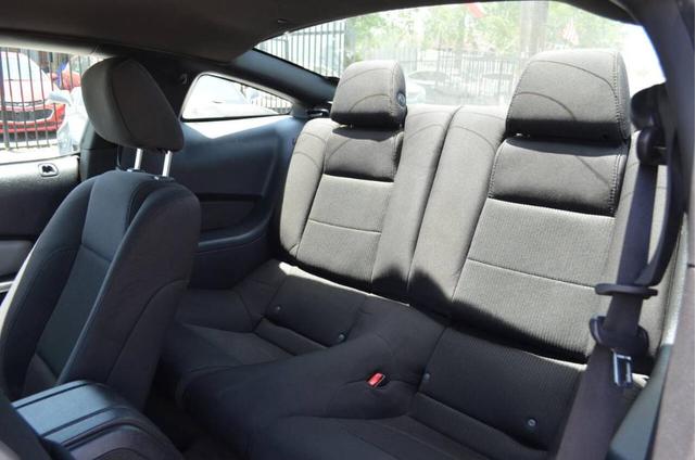Photo of 2012 Black Ford Mustang