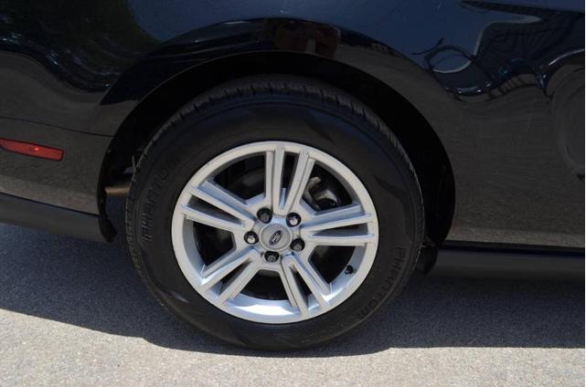 Photo of 2012 Black Ford Mustang
