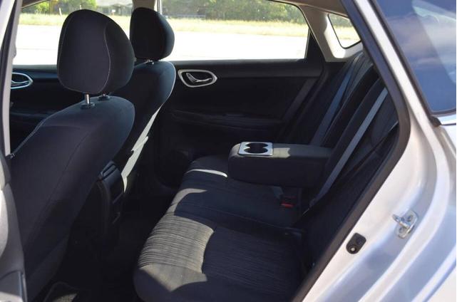 Photo of 2016 Brilliant Silver Nissan Sentra
