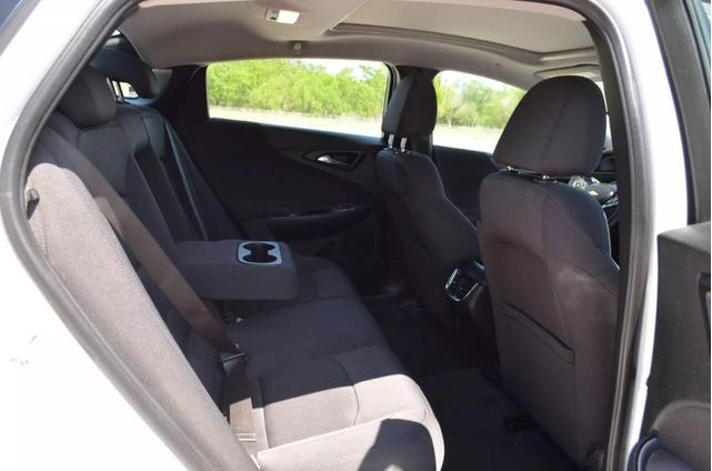 Photo of 2022 White Chevrolet Malibu