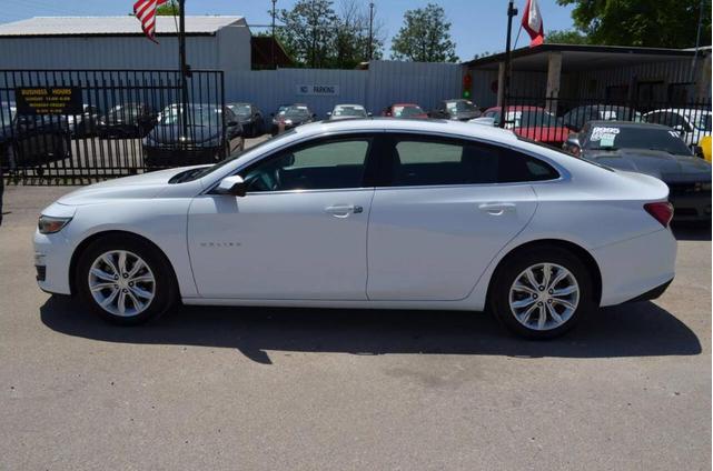 Photo of 2022 White Chevrolet Malibu