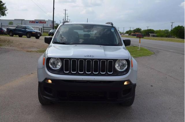 Photo of 2018 Silver Jeep Renegade