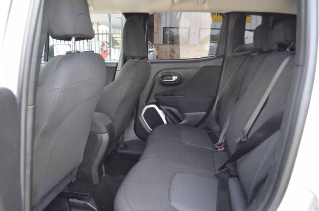 Photo of 2018 Silver Jeep Renegade