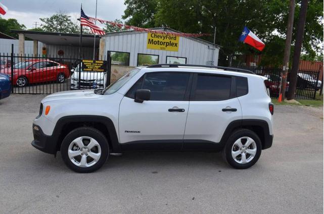 Photo of 2018 Silver Jeep Renegade
