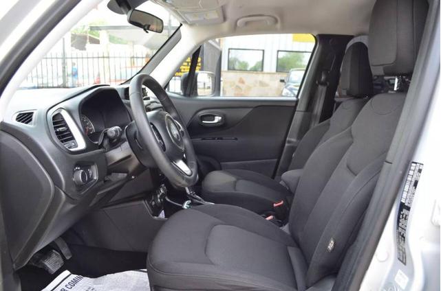 Photo of 2018 Silver Jeep Renegade