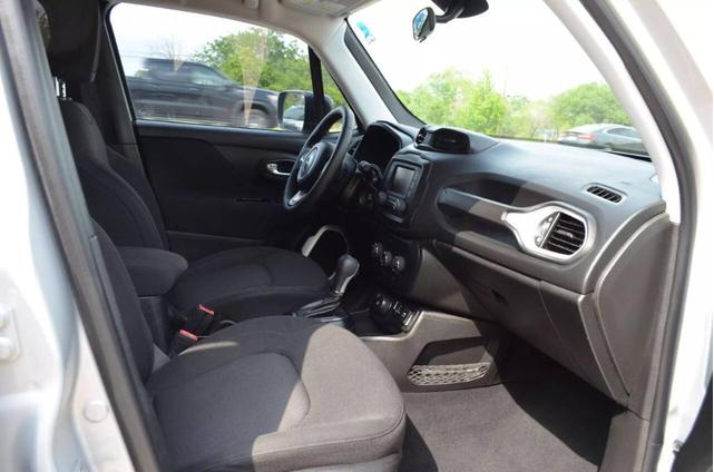 Photo of 2018 Silver Jeep Renegade