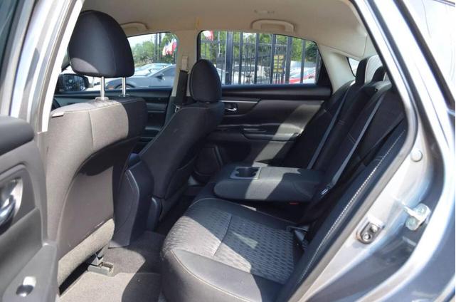 Photo of 2018 Gun Metallic Nissan Altima