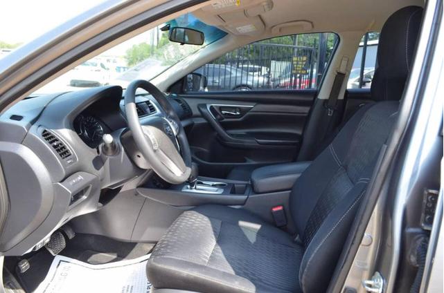 Photo of 2018 Gun Metallic Nissan Altima