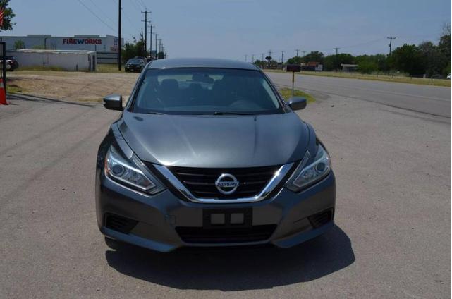 Photo of 2018 Gun Metallic Nissan Altima