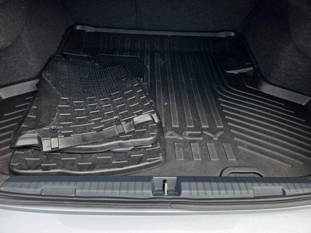Photo of 2022 Ice Silver Metallic Subaru Legacy