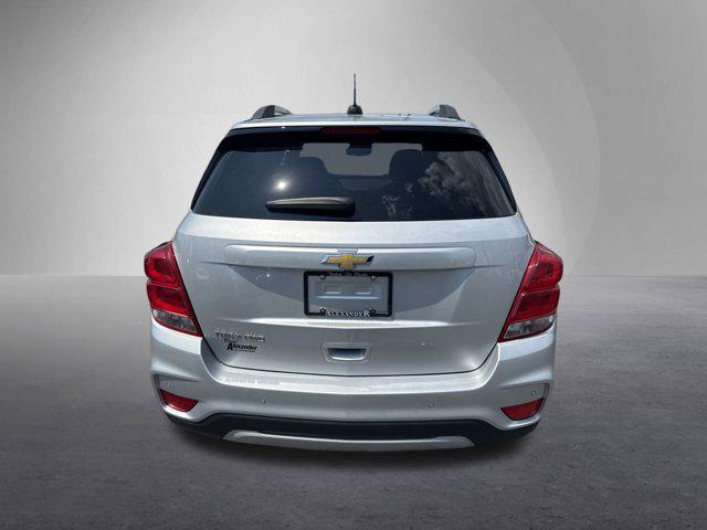 Photo of 2022 Silver Ice Metallic Chevrolet Trax