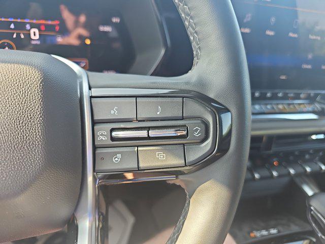 Photo of 2023 Summit White Chevrolet Colorado