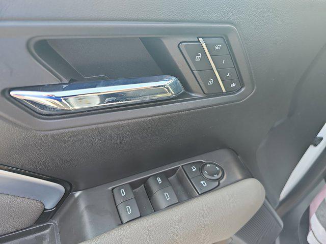 Photo of 2023 Summit White Chevrolet Colorado