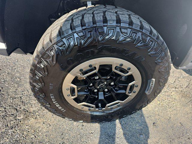 Photo of 2023 Summit White Chevrolet Colorado