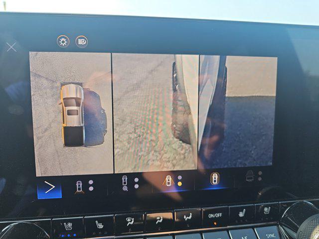 Photo of 2023 Summit White Chevrolet Colorado